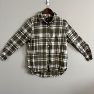 Gap Women's Green Plaid Flannel Button Down Size Medium
